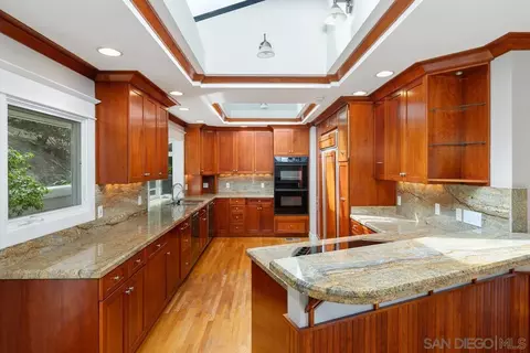 2717 Hidden Valley Rd, La Jolla, CA 92037 photo 10