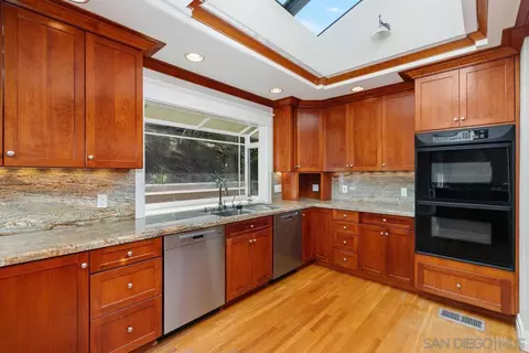 2717 Hidden Valley Rd, La Jolla, CA 92037 photo 12