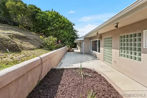 2717 Hidden Valley Rd, La Jolla, CA 92037 photo 23