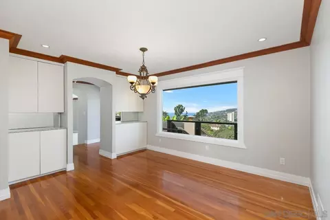 2717 Hidden Valley Rd, La Jolla, CA 92037 photo 6