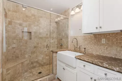 2717 Hidden Valley Rd, La Jolla, CA 92037 photo 22