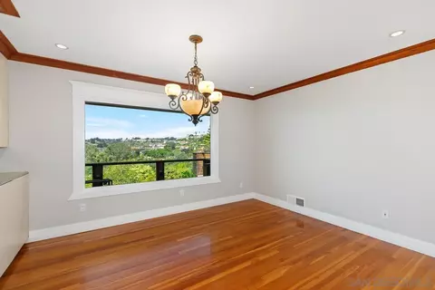 2717 Hidden Valley Rd, La Jolla, CA 92037 photo 7