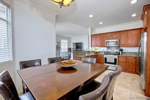 2479 Golfcrest Loop, Chula Vista, CA 91915 photo 9