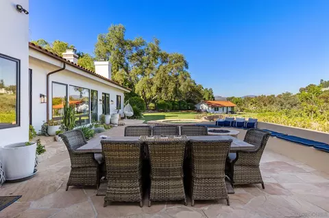 2550 Teten Way, Encinitas, CA 92024 photo 3