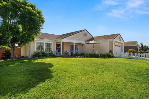 770 Sunningdale Dr, Oceanside, CA 92057 photo 4
