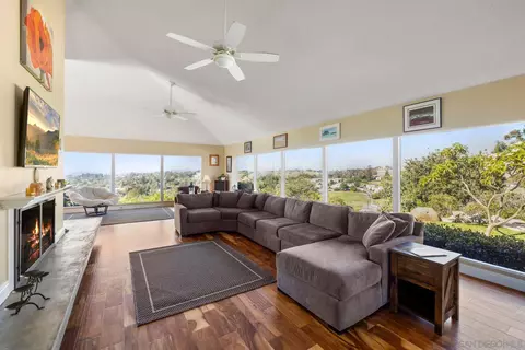 1070 Barsby St, Vista, CA 92084 photo 12