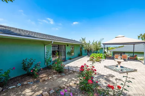 1070 Barsby St, Vista, CA 92084 photo 39