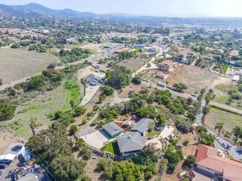 1070 Barsby St, Vista, CA 92084 photo 71
