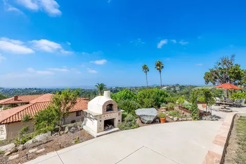 1070 Barsby St, Vista, CA 92084 photo 37