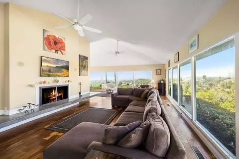 1070 Barsby St, Vista, CA 92084 photo 13