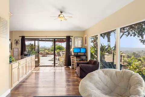 1070 Barsby St, Vista, CA 92084 photo 24