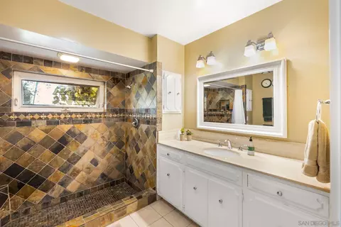 1070 Barsby St, Vista, CA 92084 photo 28