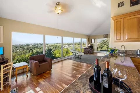 1070 Barsby St, Vista, CA 92084 photo 16