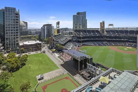 325 7th Ave #1202, San Diego, CA 92101