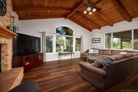 1277 Daxi Ln, Escondido, CA 92029 photo 7