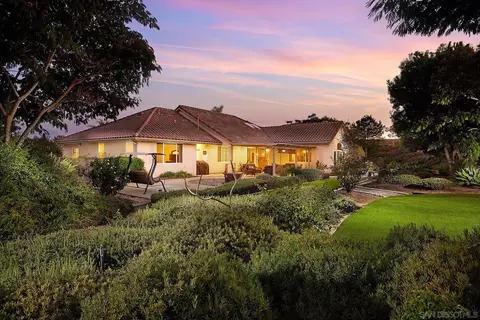 1277 Daxi Ln, Escondido, CA 92029 photo 3