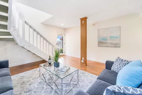 Living - 914 Agate St #E, San Diego, CA 92109 photo 6 of 7