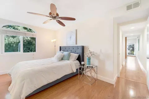 Bedroom - 914 Agate St #E, San Diego, CA 92109 photo 2 of 3