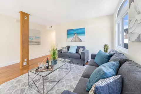 Living - 914 Agate St #E, San Diego, CA 92109 photo 5 of 7