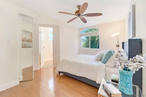 Bedroom - 914 Agate St #E, San Diego, CA 92109 photo 3 of 3