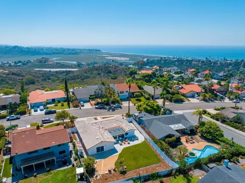 1110 Sea Village Dr, Cardiff By The Sea, CA 92007