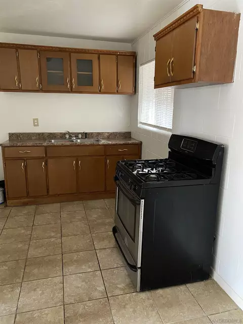 105 8th St, Calexico, CA 92231 photo 12