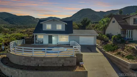 8077 Shantung Dr, Santee, CA 92071