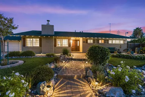 250 Murray Dr, El Cajon, CA 92020
