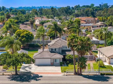 5775 Spur Ave, Oceanside, CA 92057 photo 2
