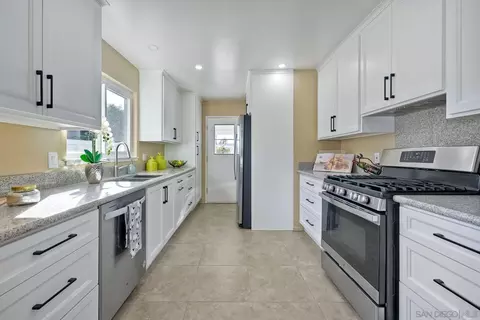 4472 Rolfe Rd, San Diego, CA 92117