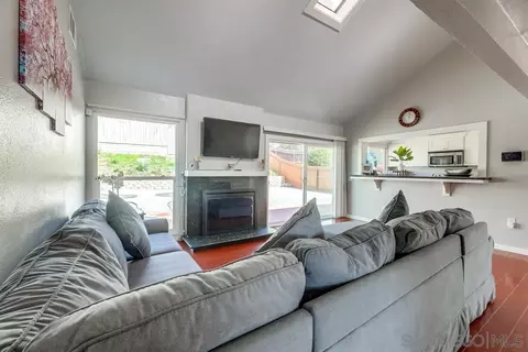 1020 Harding St, Escondido, CA 92027 photo 6