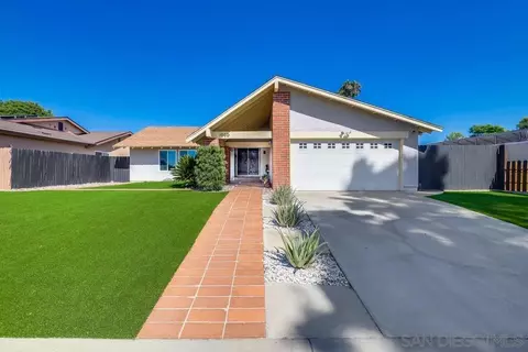 1020 Harding St, Escondido, CA 92027 photo 3