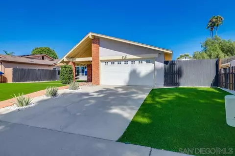 1020 Harding St, Escondido, CA 92027 photo 4