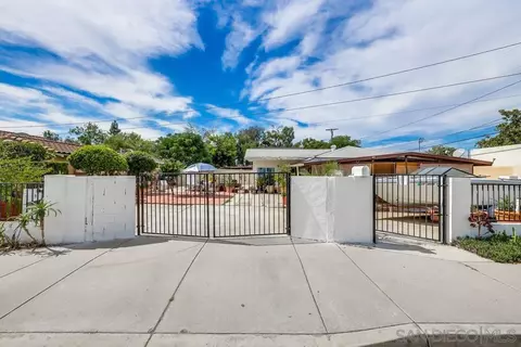 945 S Orange St, Escondido, CA 92025 photo 2