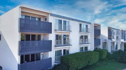 4900 Rosehedge Dr #305, La Mesa, CA 91942