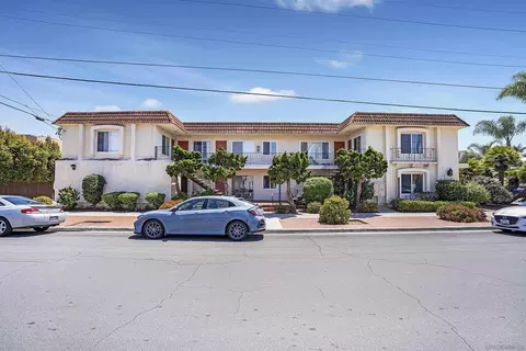 4575 Kensington Dr, San Diego, CA 92116