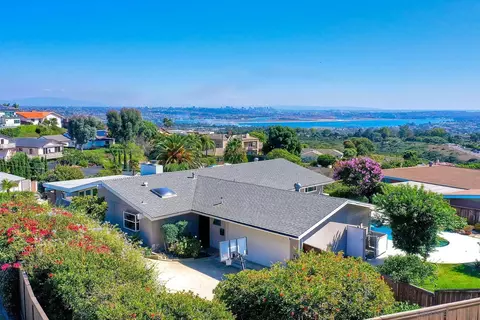 5484 Parkview Dr, La Jolla, CA 92037
