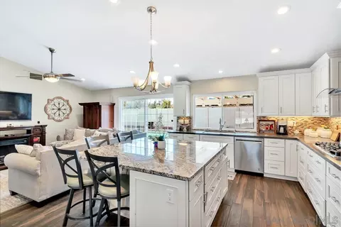 12819 Elmfield Ln, Poway, CA 92064 photo 5