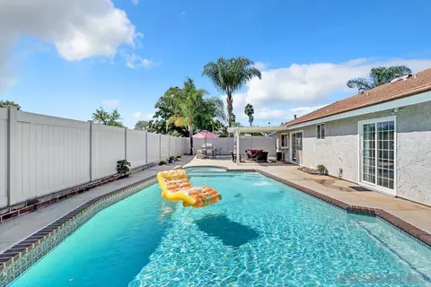 12819 Elmfield Ln, Poway, CA 92064 photo 3