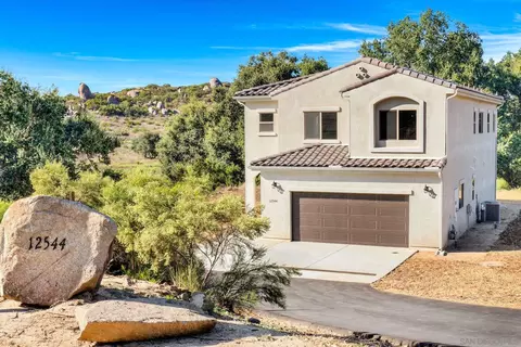 12544 Via Vigneto, Lakeside, CA 92040