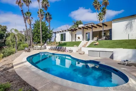 1817 Shadow Knls, El Cajon, CA 92020 photo 3