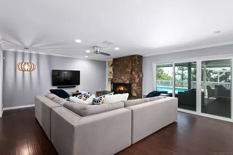 9976 Grandview Dr, La Mesa, CA 91941 photo 30