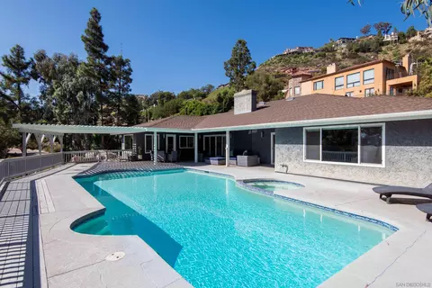 9976 Grandview Dr, La Mesa, CA 91941 photo 7