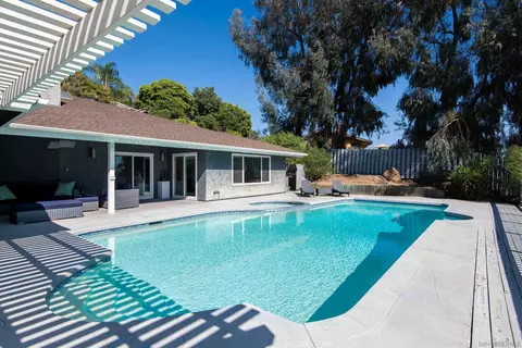 9976 Grandview Dr, La Mesa, CA 91941 photo 24