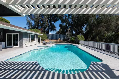 9976 Grandview Dr, La Mesa, CA 91941 photo 25