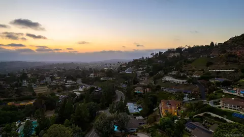 9976 Grandview Dr, La Mesa, CA 91941 photo 4