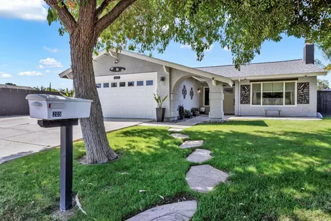 205 S Orleans Ave, Escondido, CA 92027