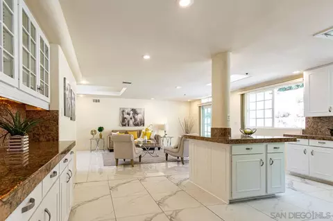 10852 Morning Star Dr, La Mesa, CA 91941