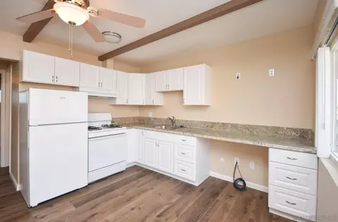 141 Cherry, Carlsbad, CA 92008 photo 6