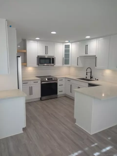 3071 Cowley Way #16, San Diego, CA 92117